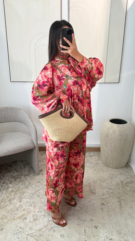 Ensemble Pink Flower